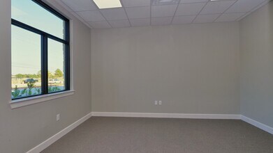 26717 Westheimer Pky, Katy, TX for lease Interior Photo- Image 2 of 8