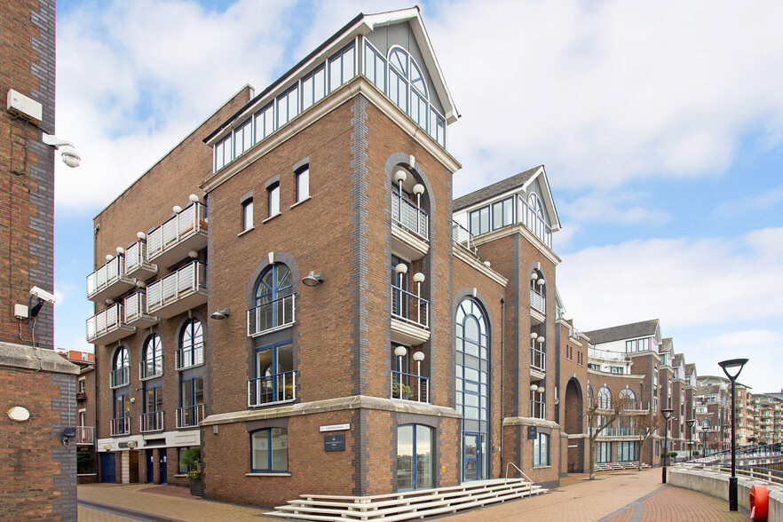 Clove Hitch Quay, London for sale - Building Photo - Image 1 of 1