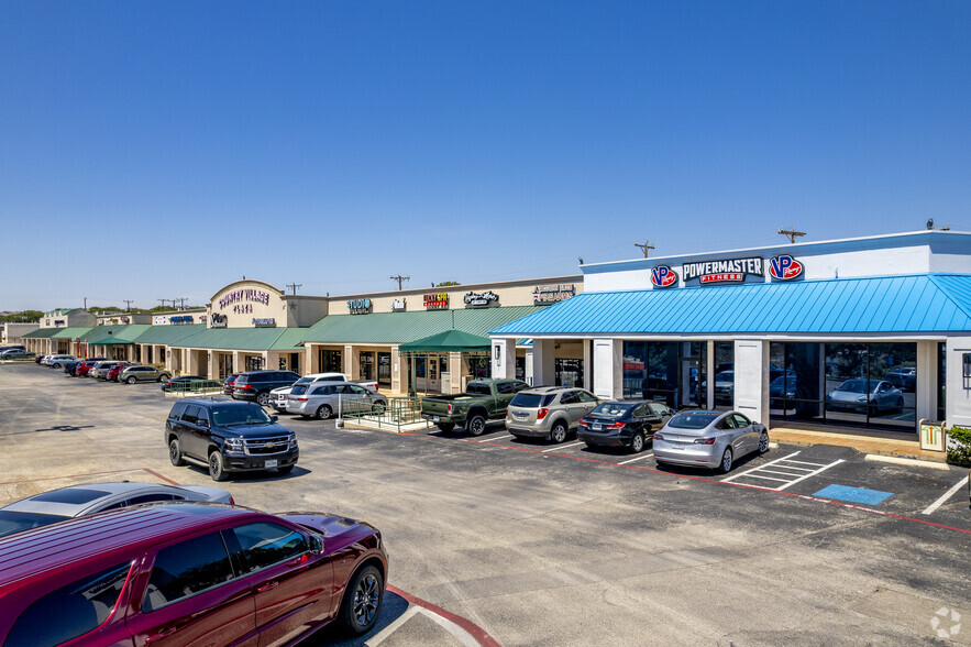 15701-15759 San Pedro Ave, San Antonio, TX for lease - Building Photo - Image 2 of 4