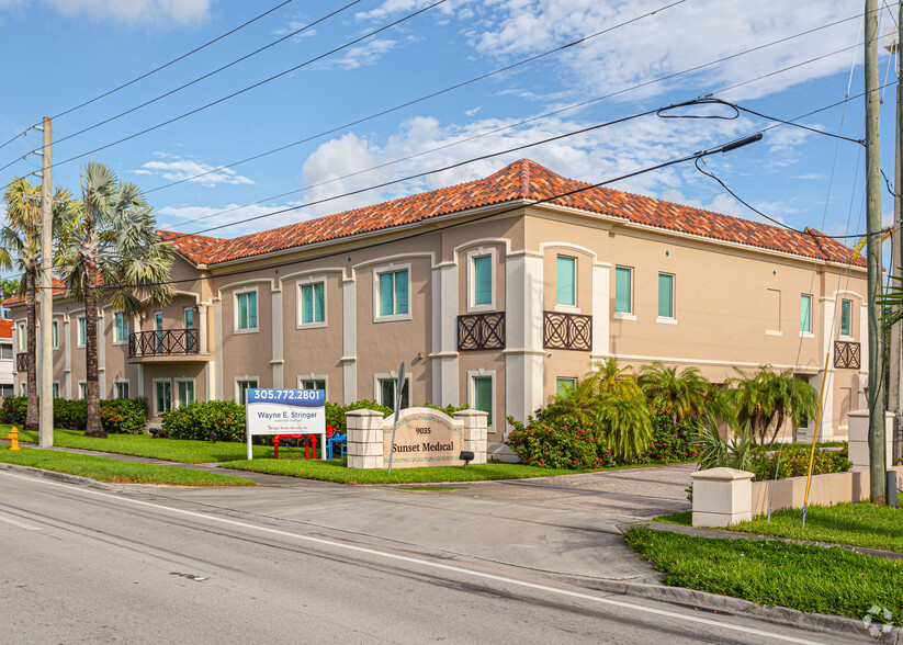 9035 Sunset Dr, Miami, FL for lease - Building Photo - Image 1 of 7