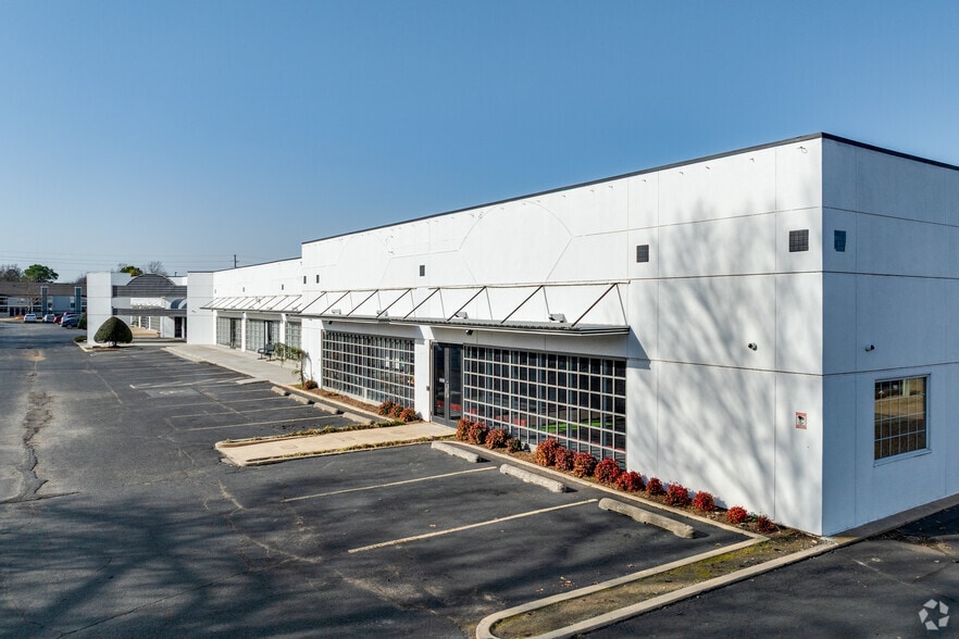 1671 E 71st St, Tulsa, OK for lease - Building Photo - Image 3 of 14