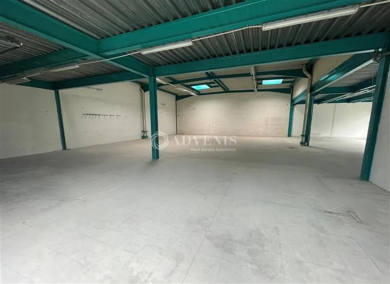 Flex in Tremblay-en-France for lease - Interior Photo - Image 2 of 7