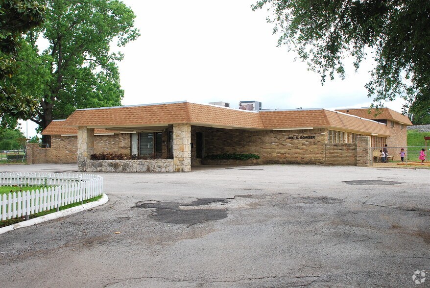 300 S Bowser Rd, Richardson, TX 75081