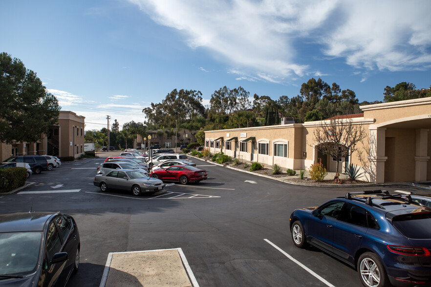 2210 Encinitas Blvd, Encinitas, CA for lease - Building Photo - Image 1 of 9