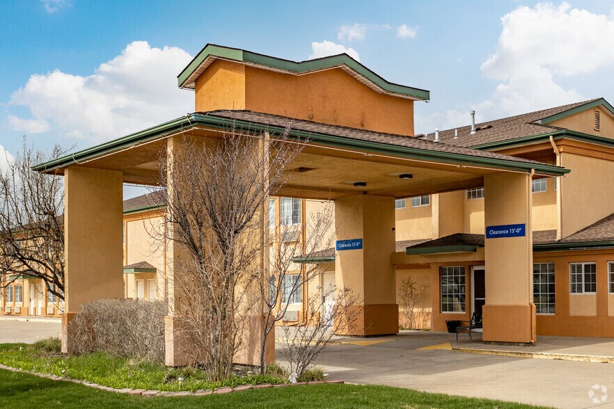 4875 S Laura St, Wichita, KS for sale - Building Photo - Image 2 of 12