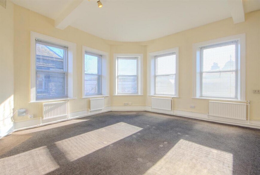 16 Swadford St, Skipton for lease - Building Photo - Image 2 of 6