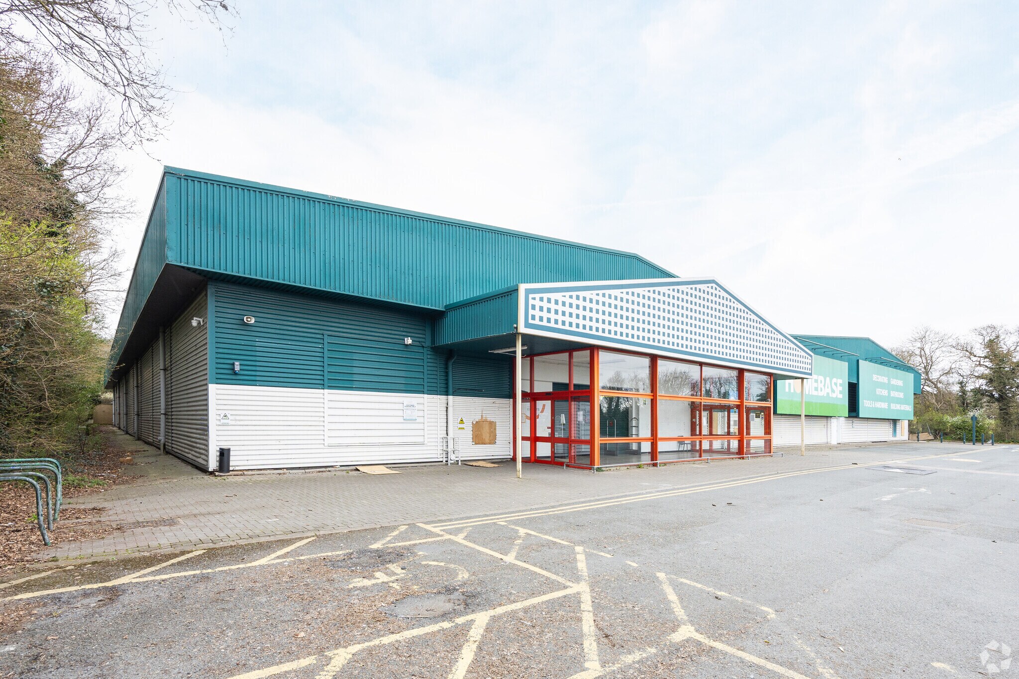 London Rd, Basildon for sale Primary Photo- Image 1 of 1