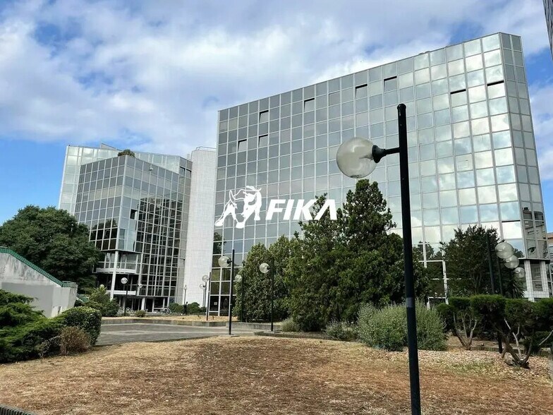 Office in Toulouse for lease - Building Photo - Image 1 of 4