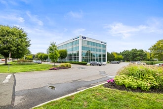 275 Broadhollow Rd, Melville, NY for lease Interior Photo- Image 2 of 5