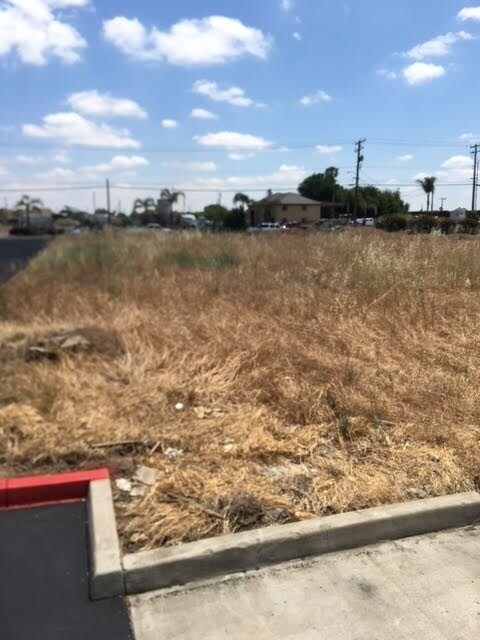 835 Cluff Ave, Lodi, CA for sale Primary Photo- Image 1 of 1