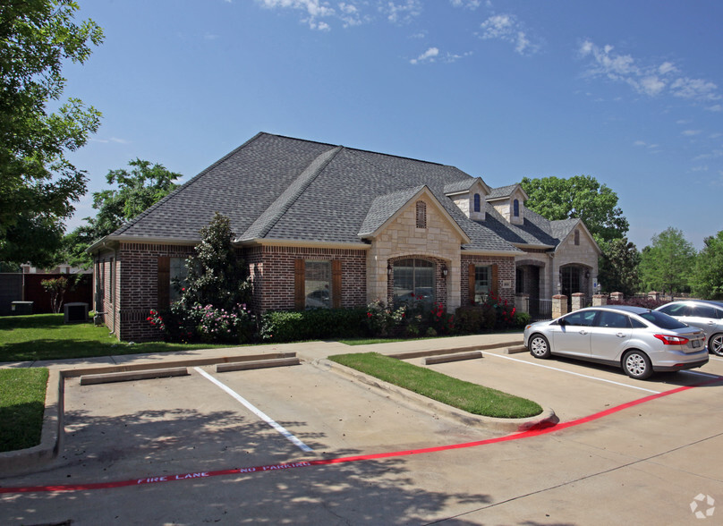 1668 Keller Pky, Keller, TX for lease - Building Photo - Image 1 of 18