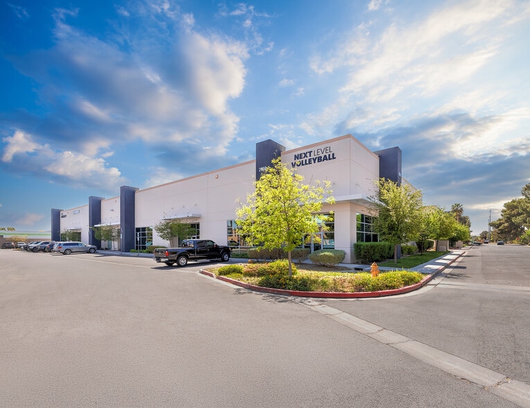 2960 E SUNSET Rd, Las Vegas, NV for sale - Primary Photo - Image 1 of 6