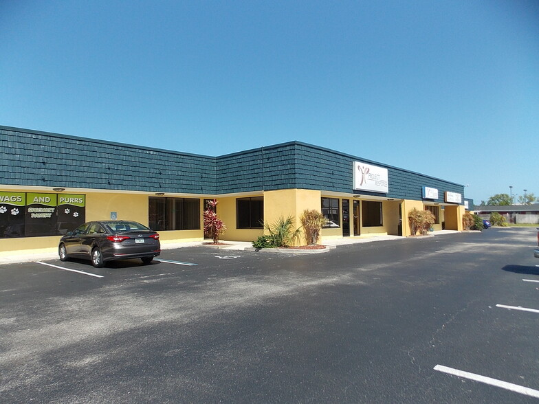 725-765 S Apollo Blvd, Melbourne, FL for lease - Building Photo - Image 3 of 11