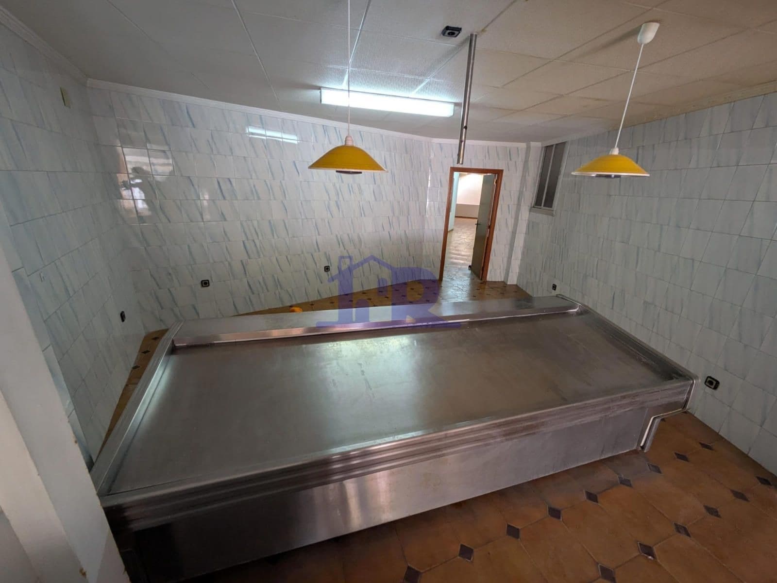 Retail in San Lorenzo de la Parrilla, Cuenca for lease Interior Photo- Image 1 of 5