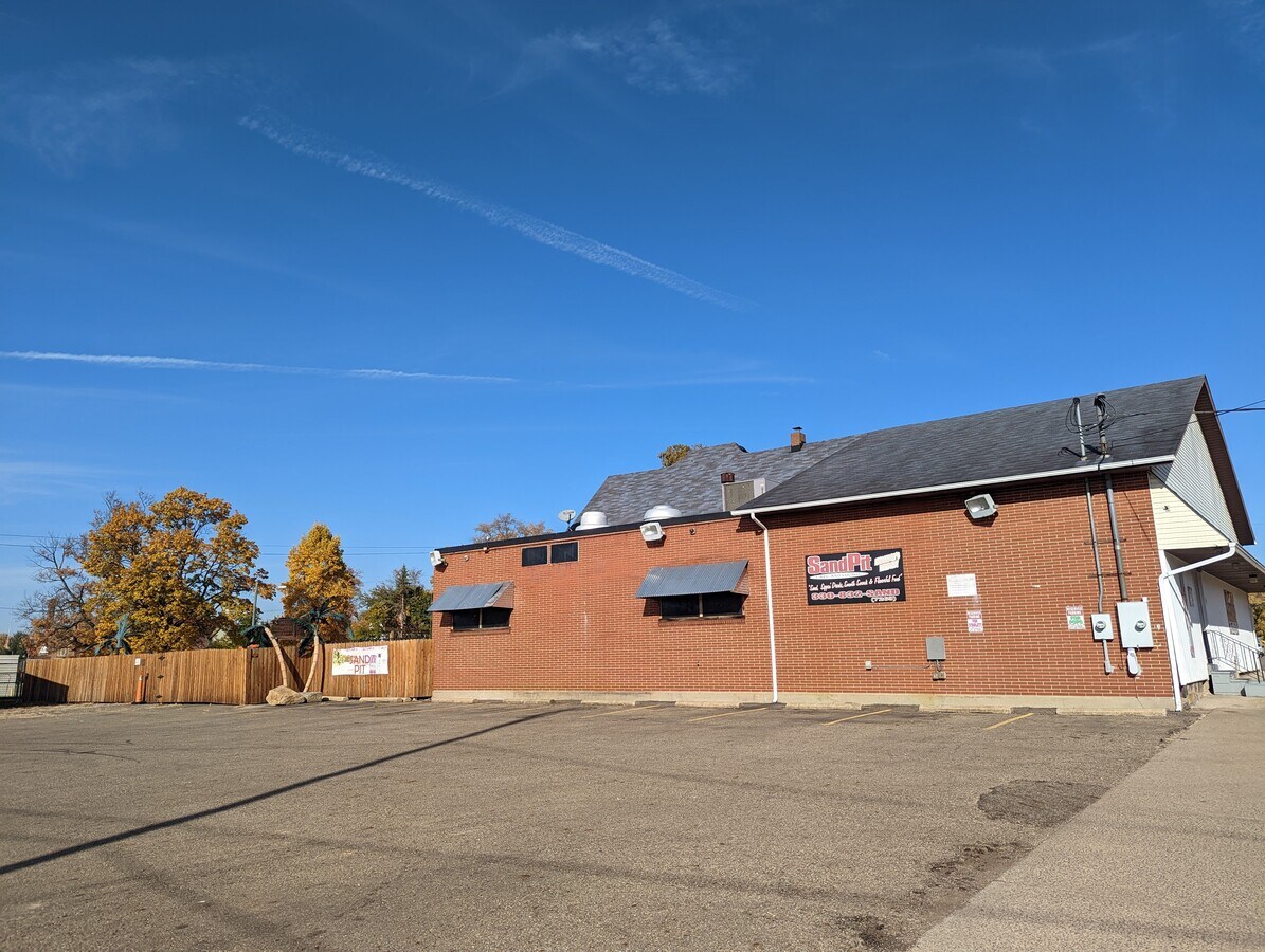 28 Penn Ave SE, Massillon, OH 44646