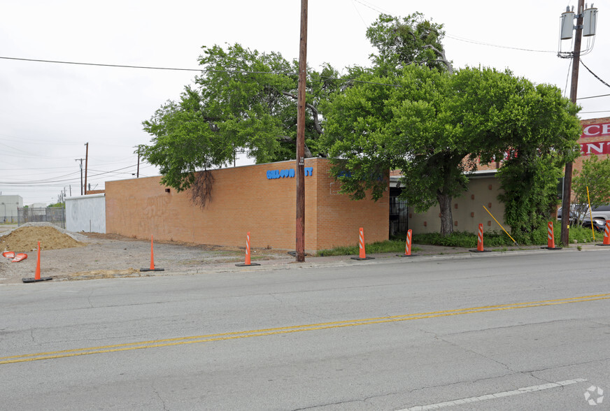 110 Exposition Ave, Dallas, TX for lease - Primary Photo - Image 1 of 17