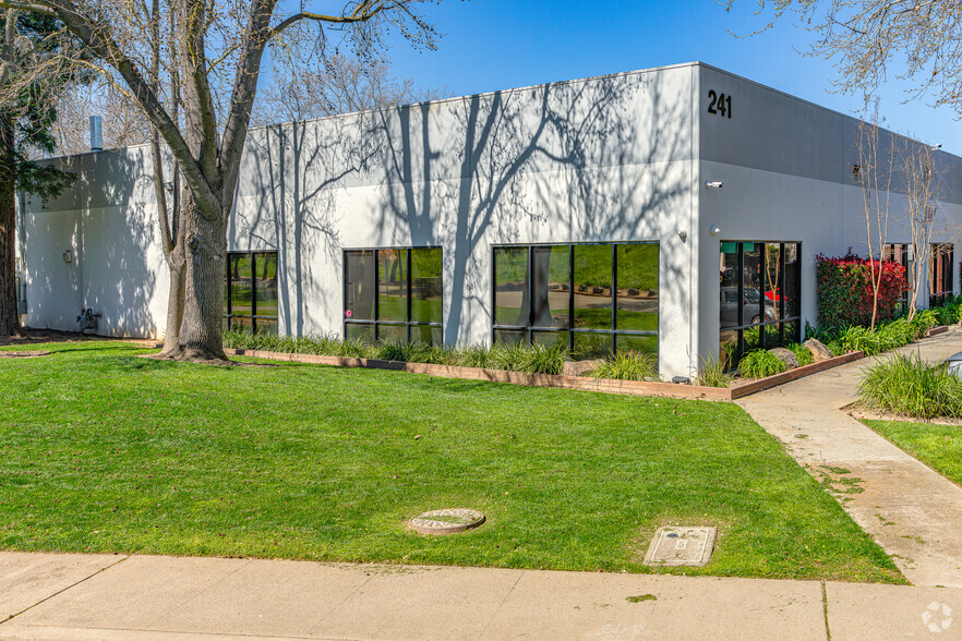 241 Lathrop Way, Sacramento, CA for lease - Primary Photo - Image 1 of 7