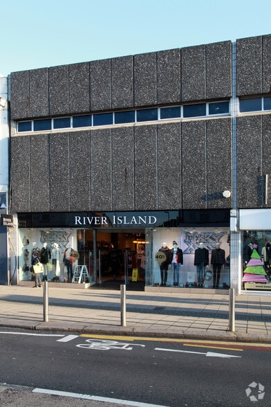 High Rd, London for lease - Building Photo - Image 2 of 5