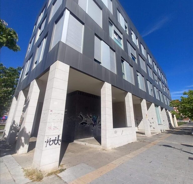 Hondarribia Kalea, GASTEIZ, Álava for sale - Building Photo - Image 2 of 5