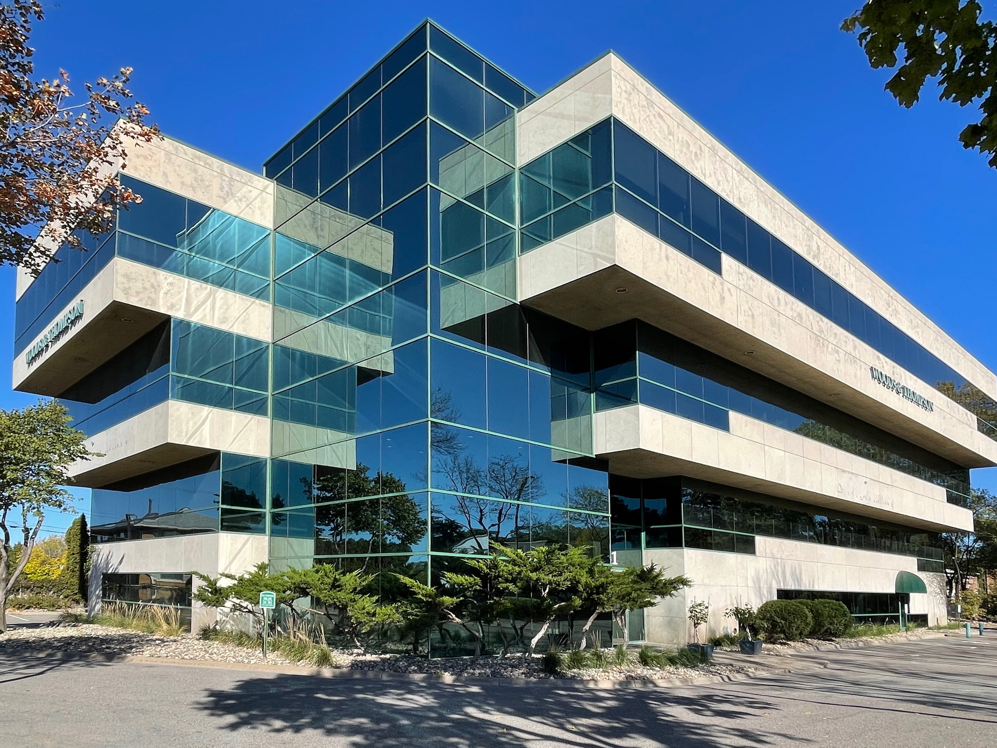 941 Hillwind Rd NE, Minneapolis, MN for sale Building Photo- Image 1 of 1