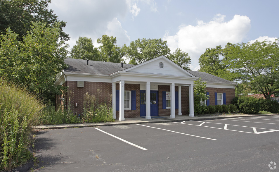 1741 E Ohio Pike, Amelia, OH for sale - Building Photo - Image 1 of 1