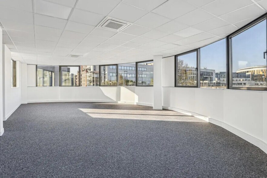 6 Rue Olof Palme, Clichy for lease - Interior Photo - Image 2 of 8