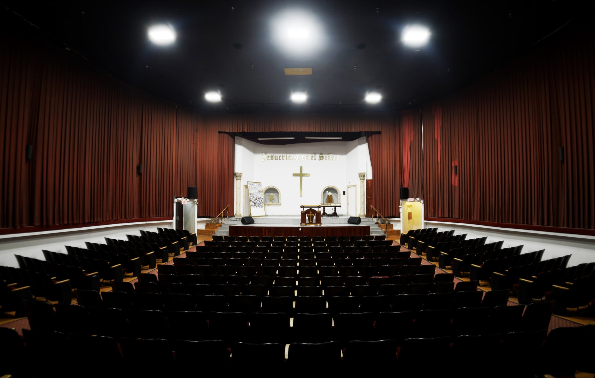 9110 Van Nuys Blvd, Panorama City, CA for lease Interior Photo- Image 1 of 4