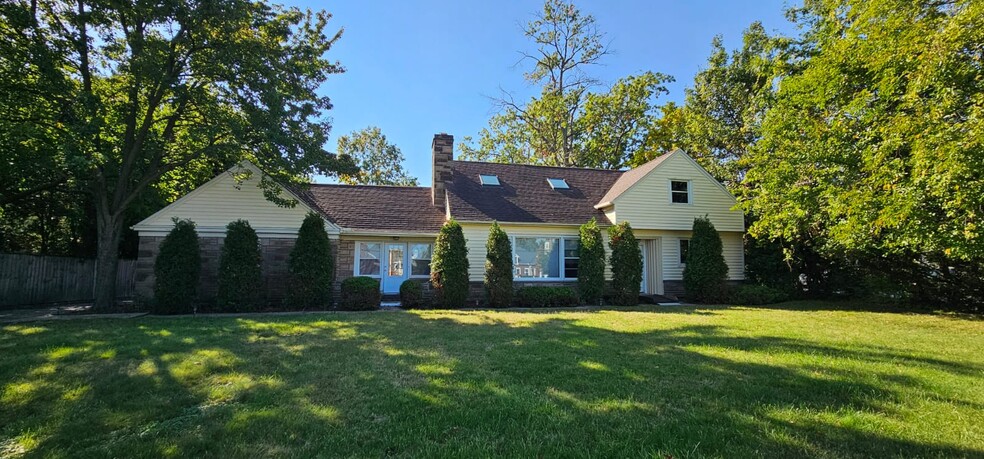 23569 Center Ridge Rd, Westlake, OH for sale - Building Photo - Image 1 of 14