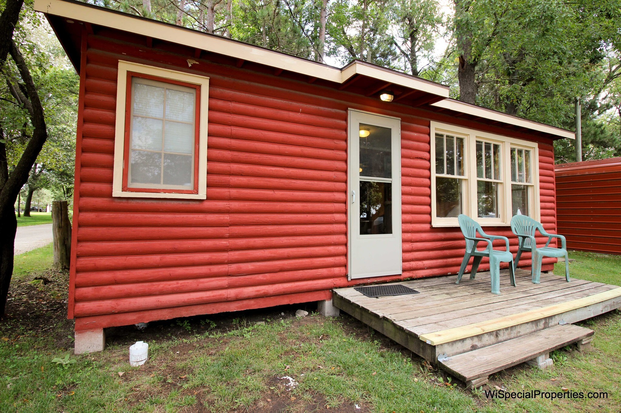 W505 Huron Bay Dr, Montello, WI 53949 Log Cabin Resort