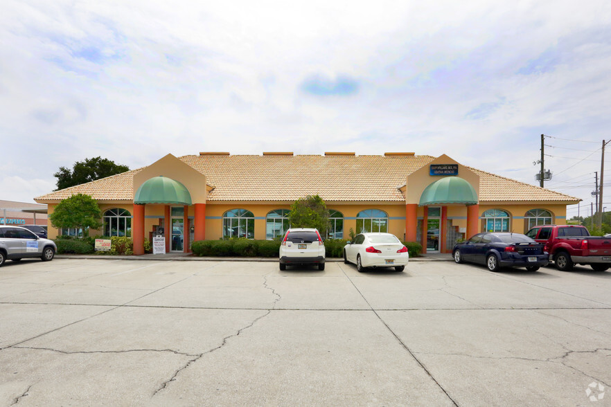 10875 Park Blvd, Seminole, FL for lease - Primary Photo - Image 1 of 6