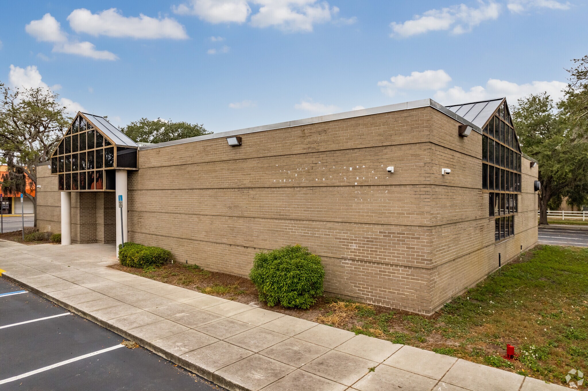 4041 Rowan Rd, New Port Richey, FL for sale Primary Photo- Image 1 of 1