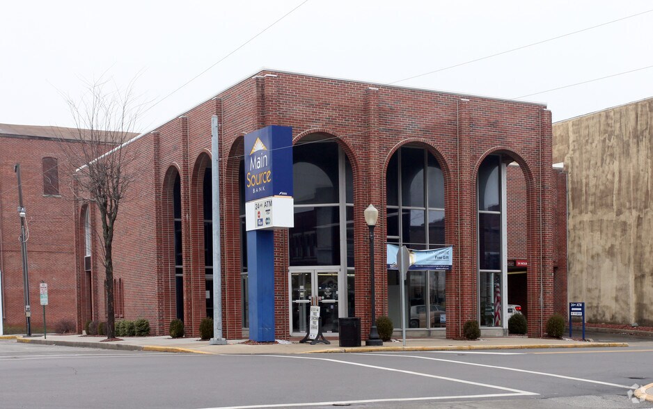 202 N Harrison St, Alexandria, IN for sale - Building Photo - Image 2 of 2