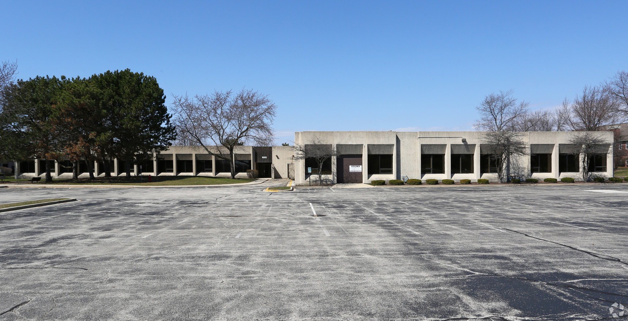 1002 E Algonquin Rd, Schaumburg, IL for sale Primary Photo- Image 1 of 1