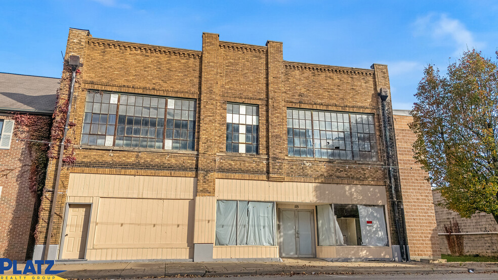 111 W 5th St, East Liverpool, OH for sale - Primary Photo - Image 1 of 11