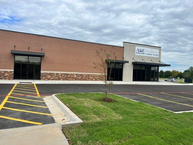 812 W Tucson St, Broken Arrow, OK for lease - Building Photo - Image 2 of 4