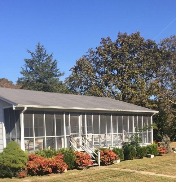 8401 Sanders Rd, Ooltewah, TN 37363 8401, 8405, 8411