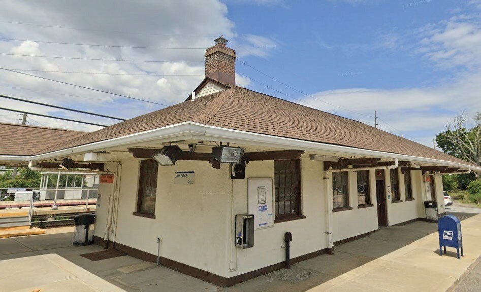 Lawrence Ave, Lawrence, NY for sale - Primary Photo - Image 1 of 1