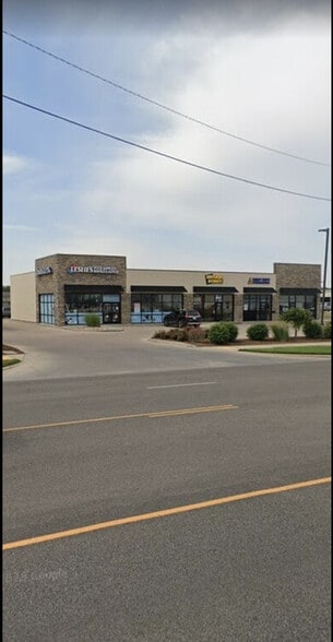 1435 E 30th Ave, Hutchinson, KS for lease - Building Photo - Image 1 of 2