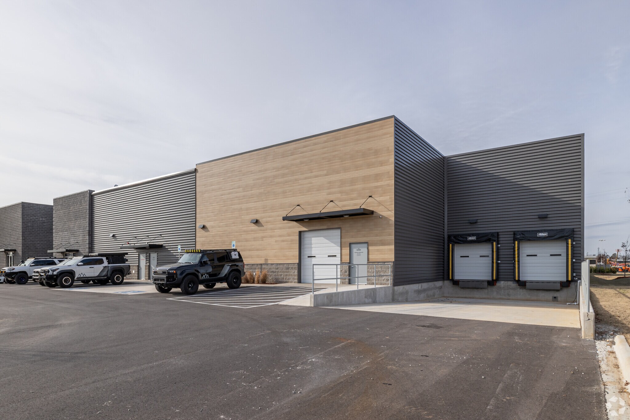 231 Albano Dr, Springdale, AR for sale Primary Photo- Image 1 of 1