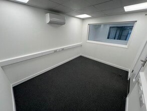 Wharf Rd, Stanford Le Hope for lease Interior Photo- Image 2 of 5