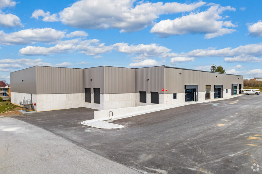 7307 Grove Rd, Frederick, MD for lease - Building Photo - Image 1 of 12