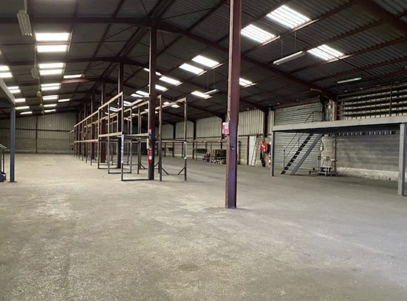 Office in Marignane for lease Interior Photo- Image 1 of 5