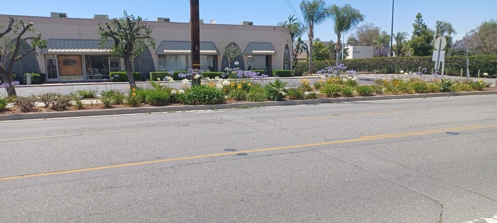 310 N Cota St, Corona, CA for lease - Primary Photo - Image 1 of 3