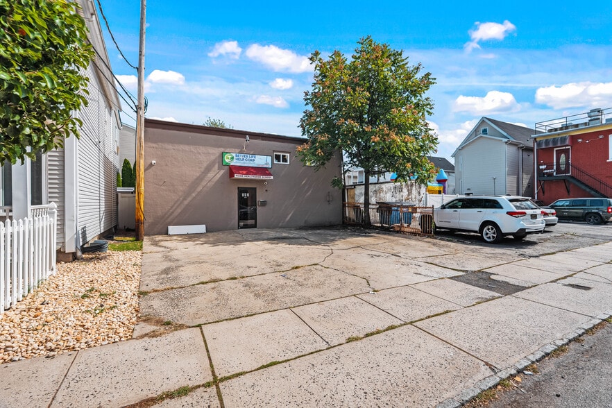 362 Stockton St, Perth Amboy, NJ for sale - Building Photo - Image 2 of 59