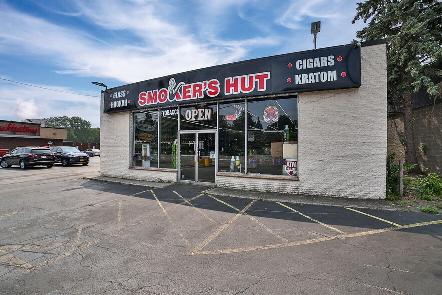 3001 Ridge Rd, Buffalo, NY for sale - Building Photo - Image 3 of 18