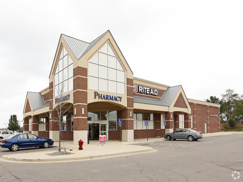 25610 Pontiac Trl, South Lyon, MI for lease - Primary Photo - Image 1 of 2