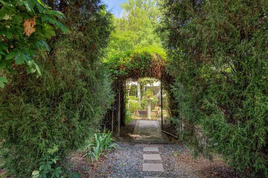 Secret Garden portfolio of 4 properties for sale on LoopNet.com - Other - Image 3 of 45