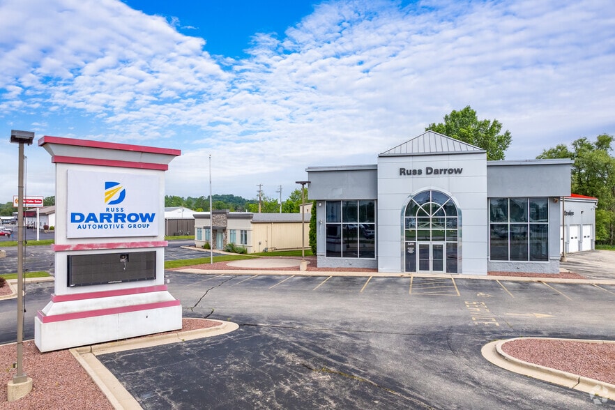 3210 W Washington St, West Bend, WI for sale - Building Photo - Image 2 of 26