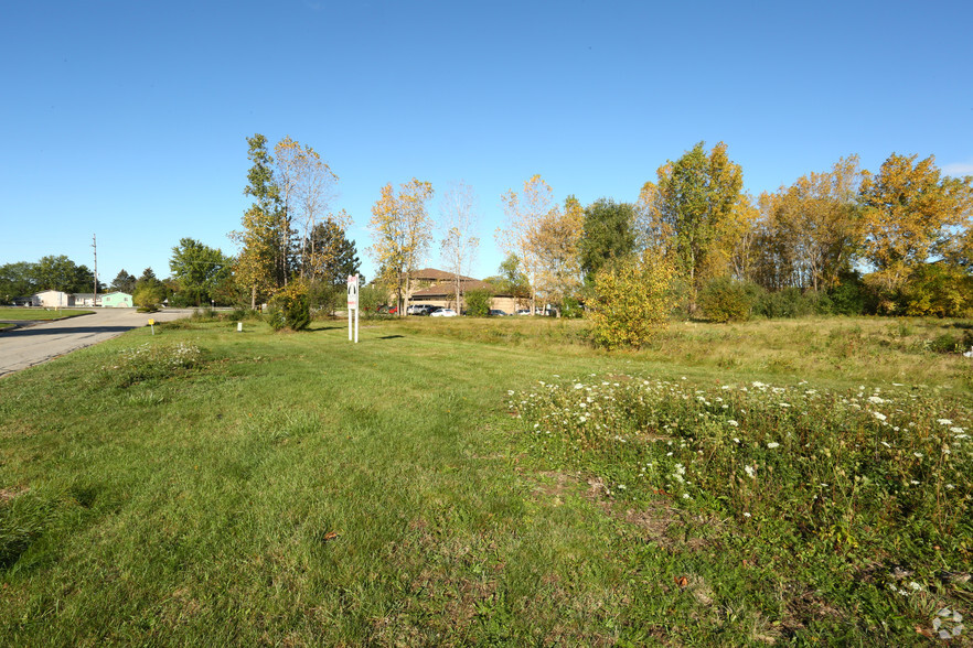 Walli Strasse Dr, Burton, MI for sale - Primary Photo - Image 1 of 1