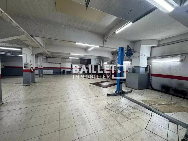 Industrial in Nice for sale - Interior Photo - Image 3 of 13